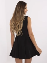 Czarna mini sukienka w stylu marynarki