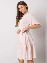 Helle rosa Kleid mit Rüsche Lachelle.