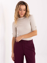 Jasnobeżowy damski sweter z krótkim rękawem 