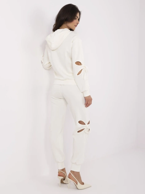 Ecru damski komplet z dodatkiem wiskozy
