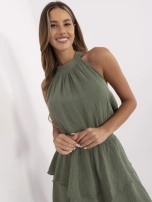 Khaki Musselin Kleid mit Rückenbindung.