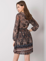 Czarna sukienka plisowana we wzory Carmona