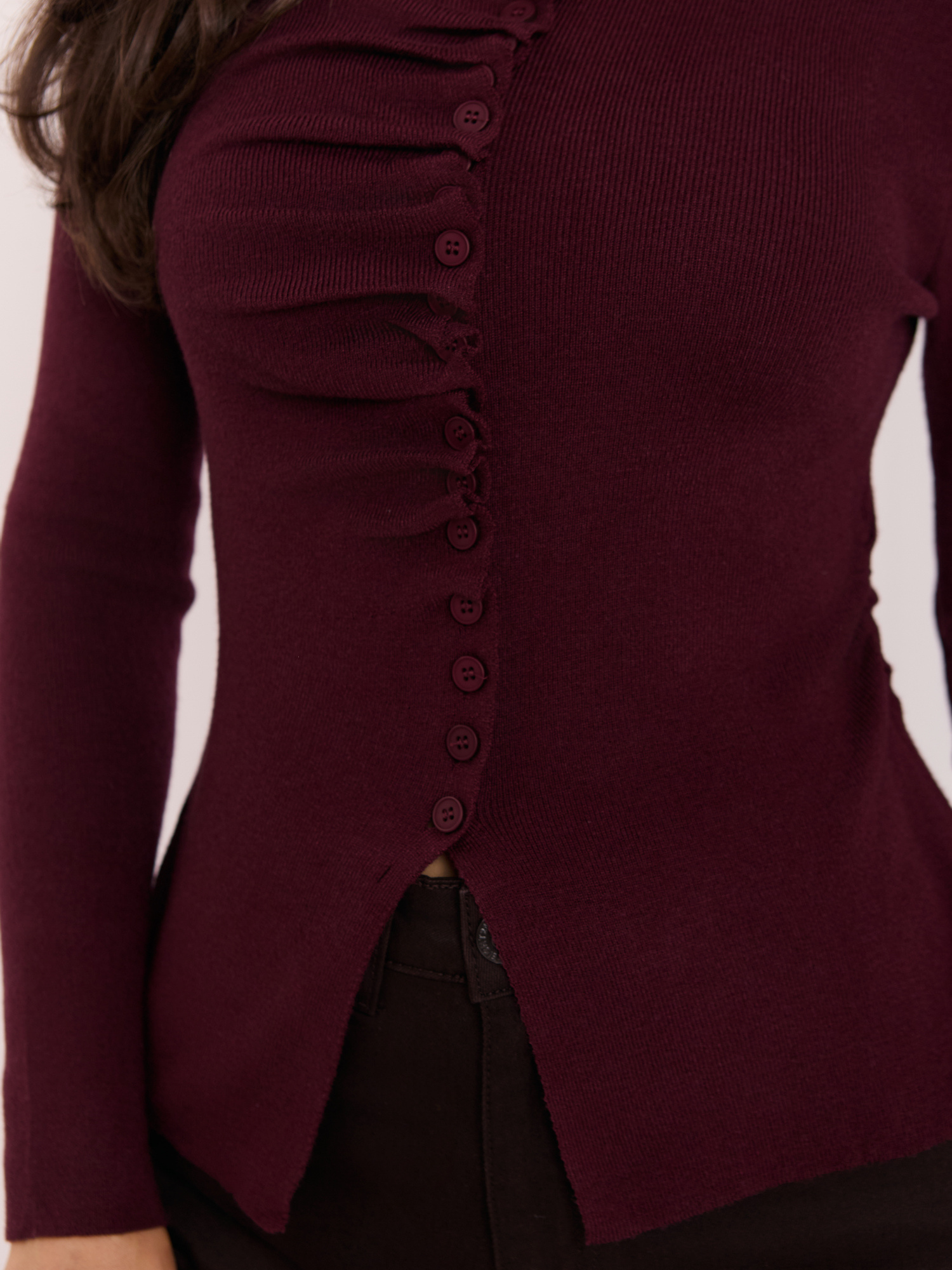 Bordowy elegancki sweter ze stójką