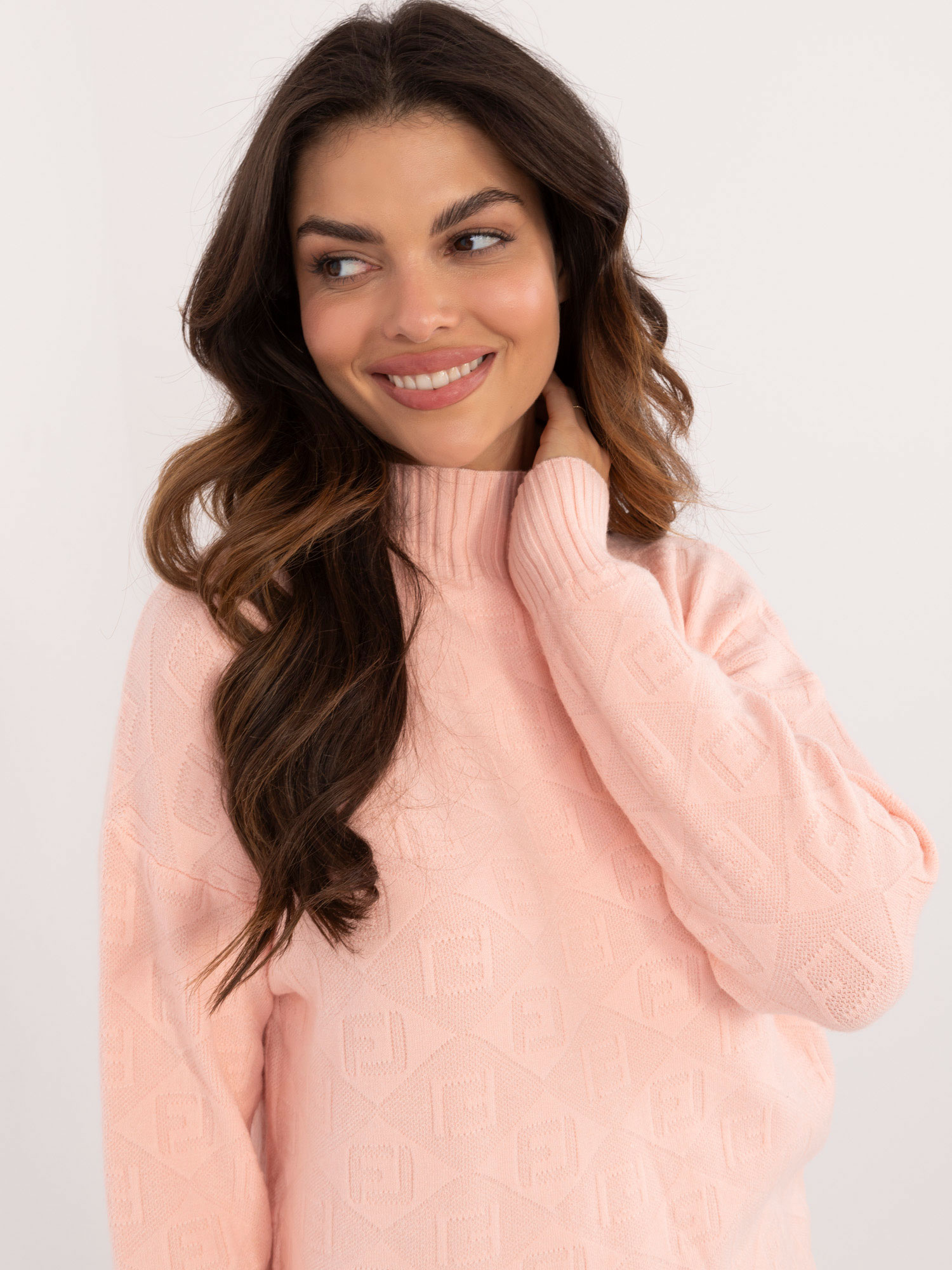 Sweter jasny brzoskwiniowy