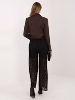 Czarne koronkowe spodnie z szeroką nogawką