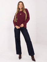 Burgundowy prążkowany sweter z okrągłym dekoltem