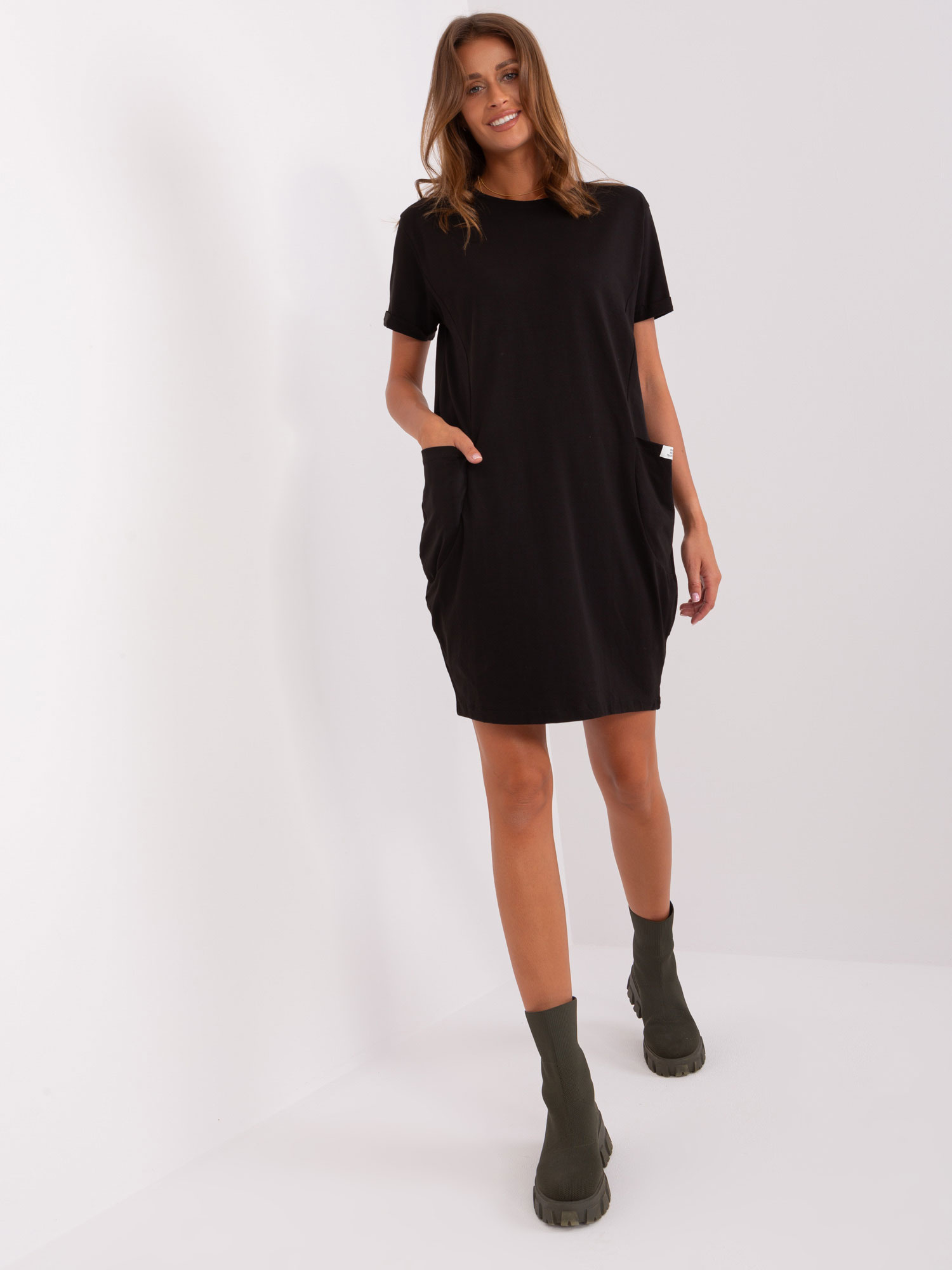 Czarna prosta sukienka z kieszeniami RUE PARIS 