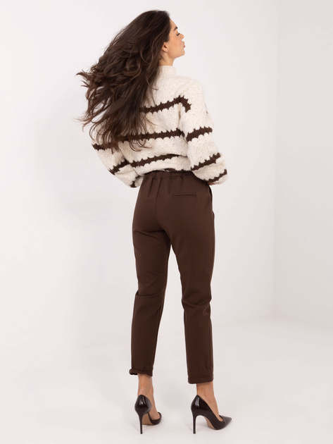 Czekoladowe materiałowe spodnie z gumką w pasie