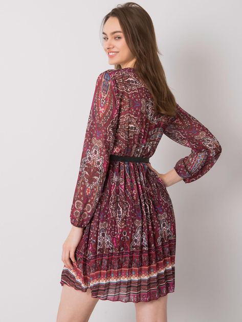 Bordowa sukienka plisowana we wzory Carmona