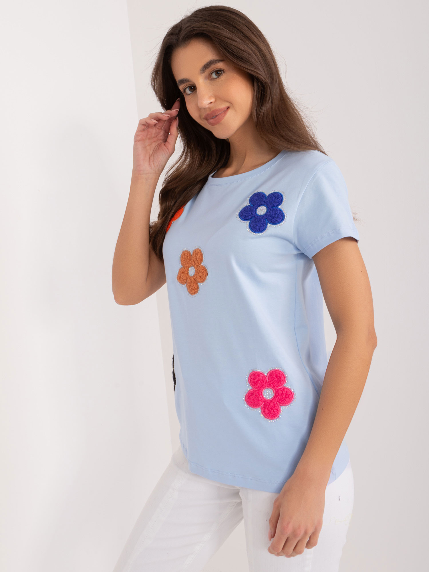 Hurt hellblaues T-Shirt mit Aufnähern BASIC FEEL GOOD.