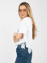 Biała bluzka z koronkowym wykończeniem