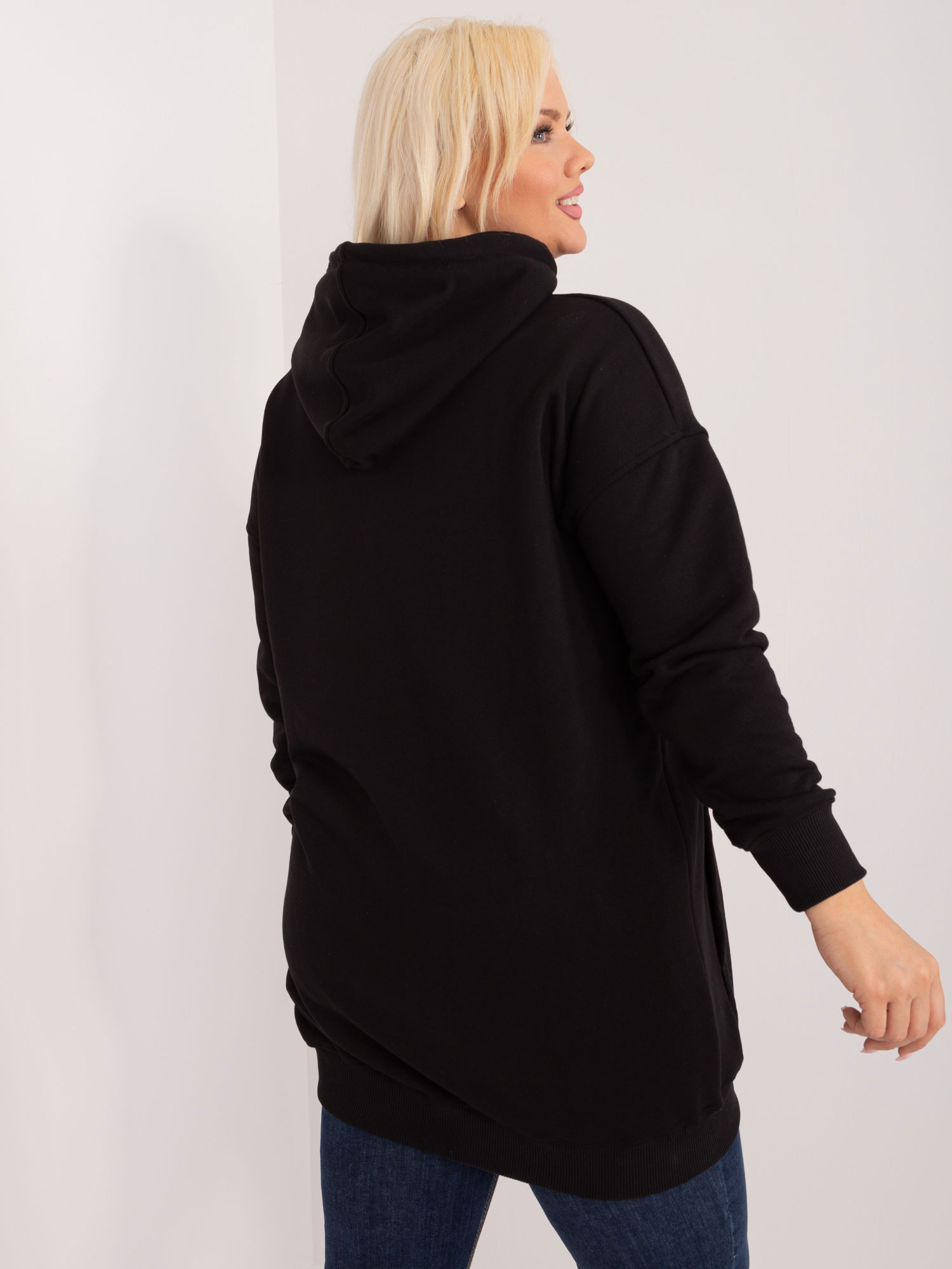 Čierna mikina plus size s kapucňou Luna.