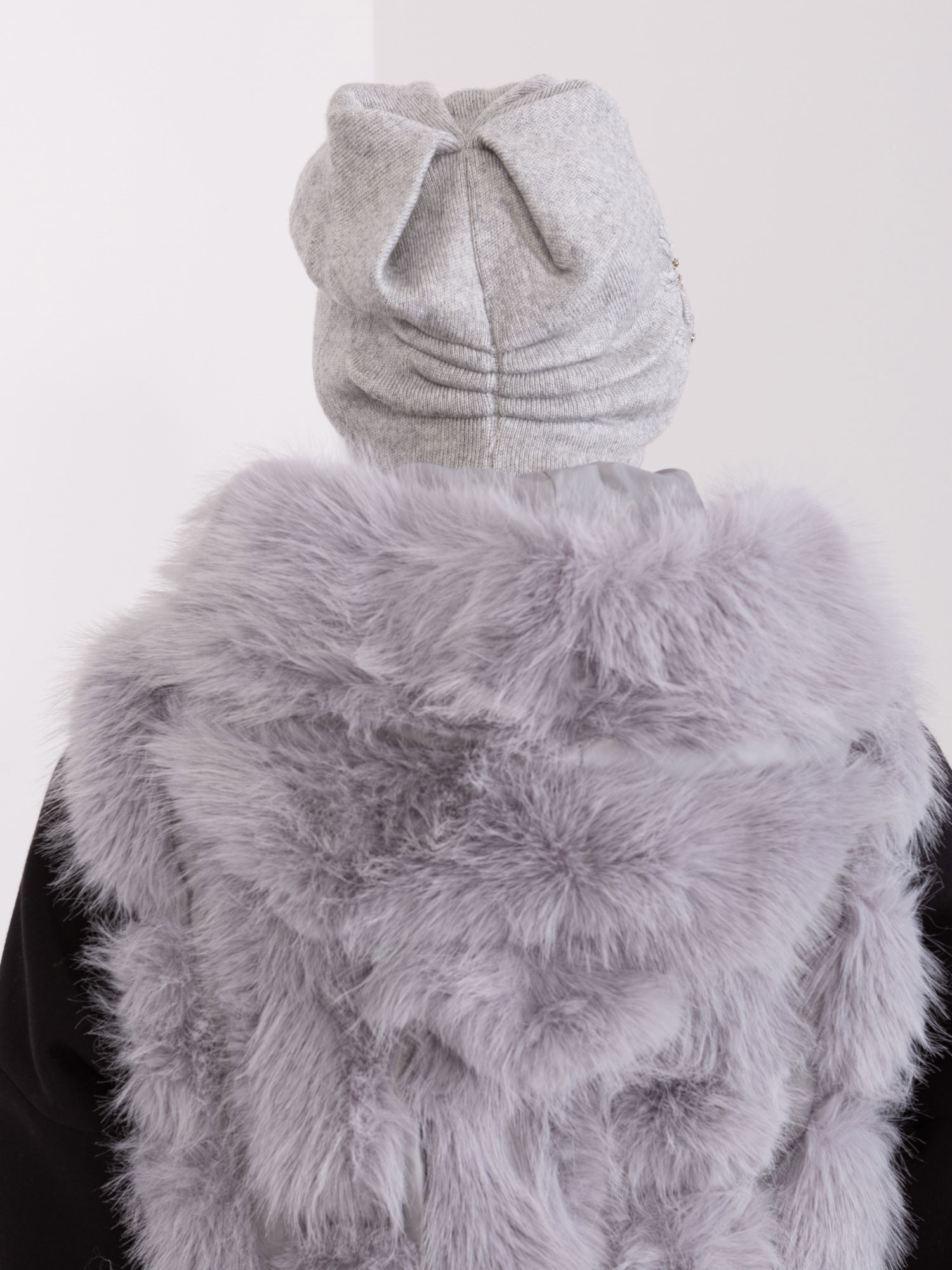 Szara dzianinowa czapka beanie z bawełną