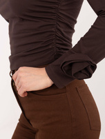 Czekoladowa krótka bluzka z drapowaniem