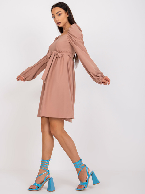 Beżowa rozkloszowana sukienka koktajlowa mini