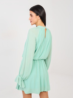 Miętowa sukienka ze ściągaczem w talii RUE PARIS 