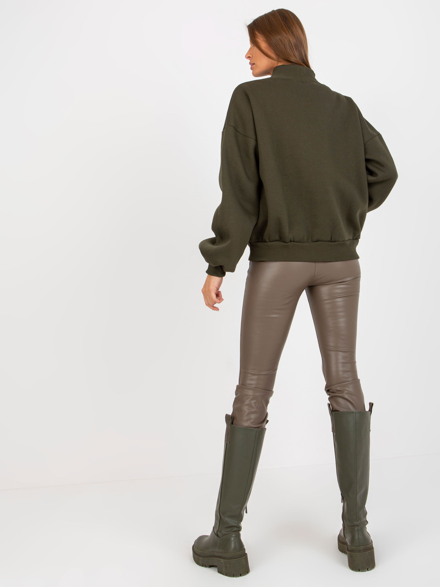 Khaki dresowa bluza z nadrukiem i szerokim rękawem