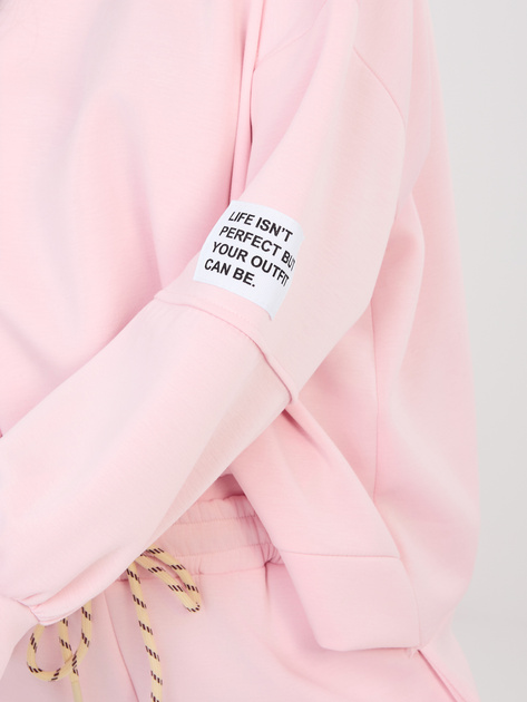 Jasnoróżowy casualowy komplet ze spodniami