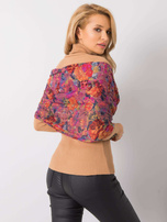 Brudnoróżowa chusta w kwiatowy wzór