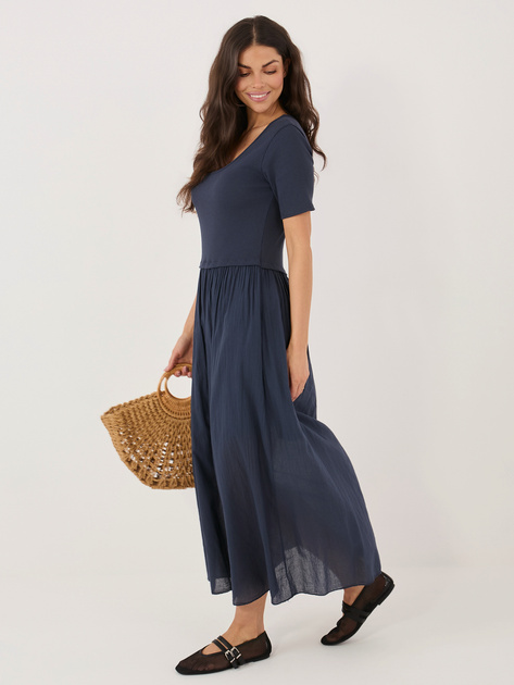 Granatowa letnia sukienka z krótkim rękawem