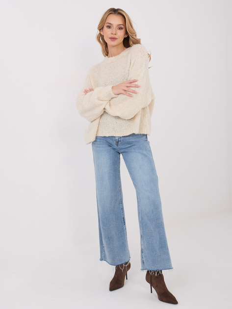 Kremowy sweter boucle z okrągłym dekoltem