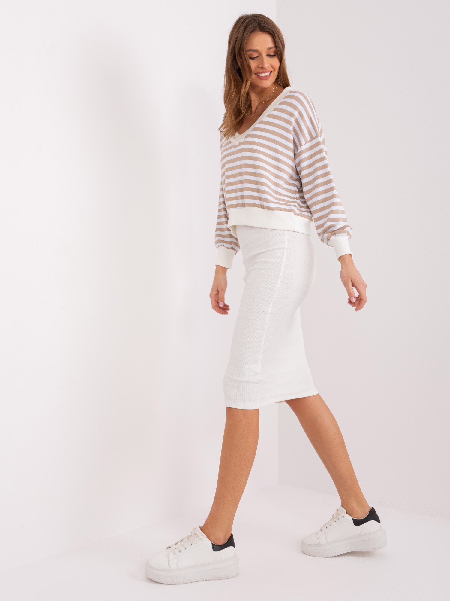 Beżowo-ecru komplet casualowy basic z luźną bluzką
