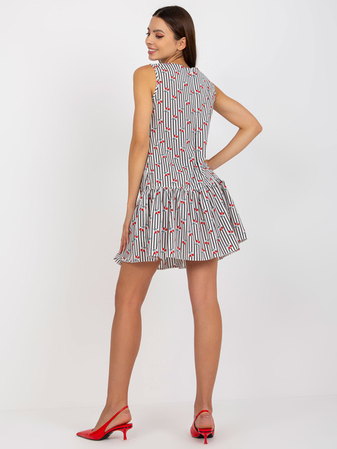 Biało-czarna sukienka z printami i falbaną