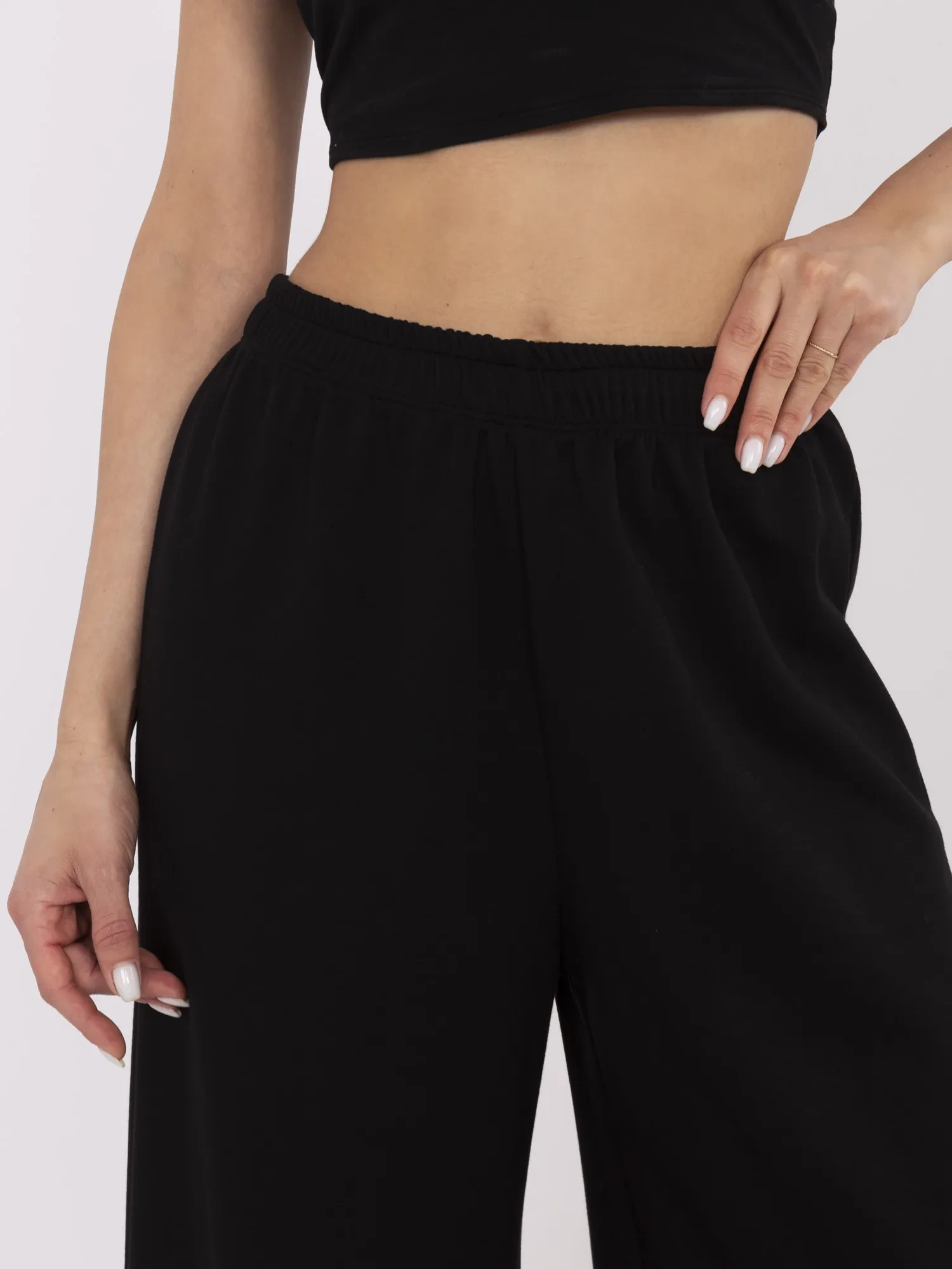 Black women's basic pants with wide leg.