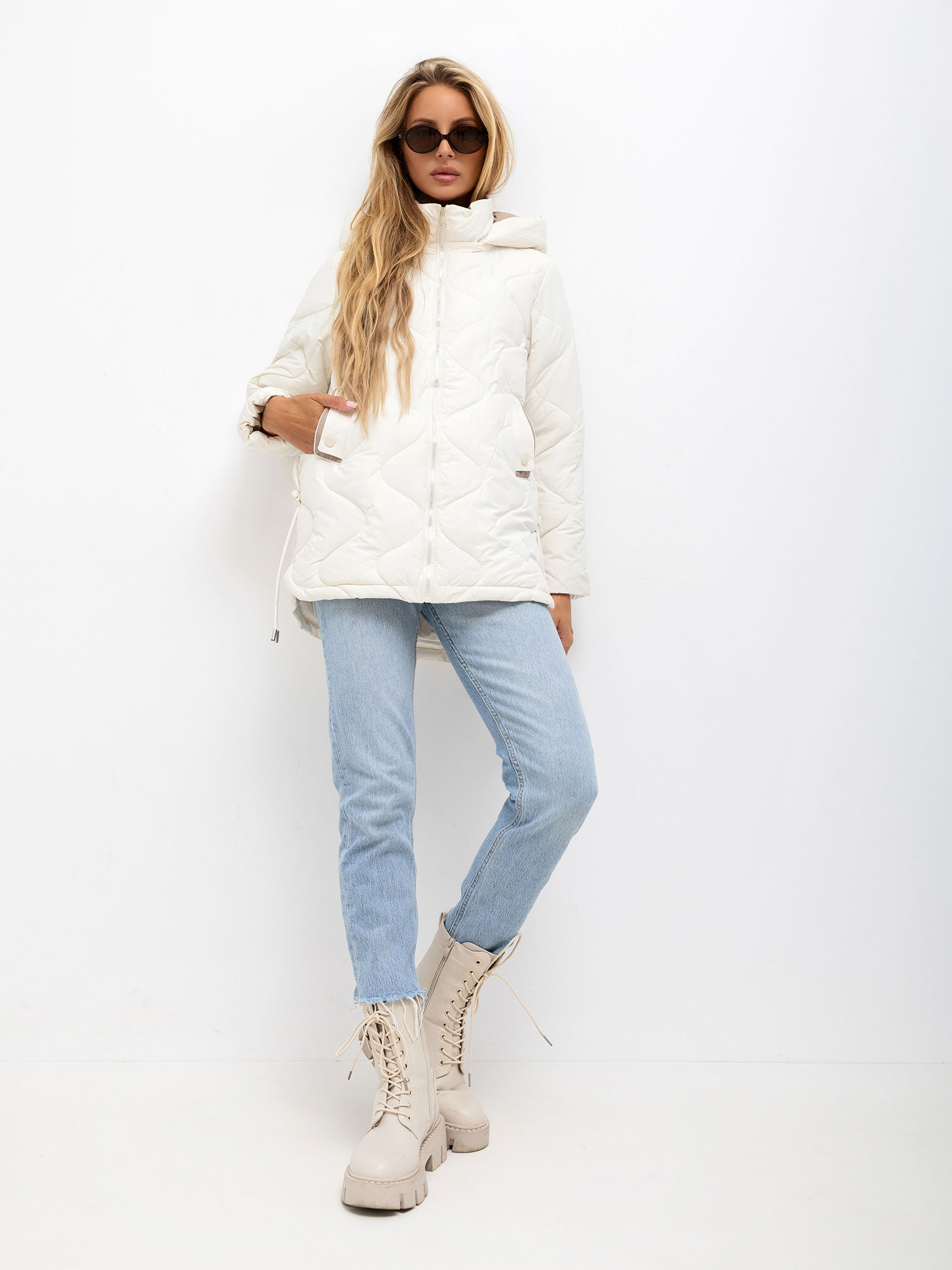 Hurt Ecru gesteppte Übergangsjacke mit Taschen.