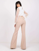 Beżowe eleganckie spodnie z kantami Salerno