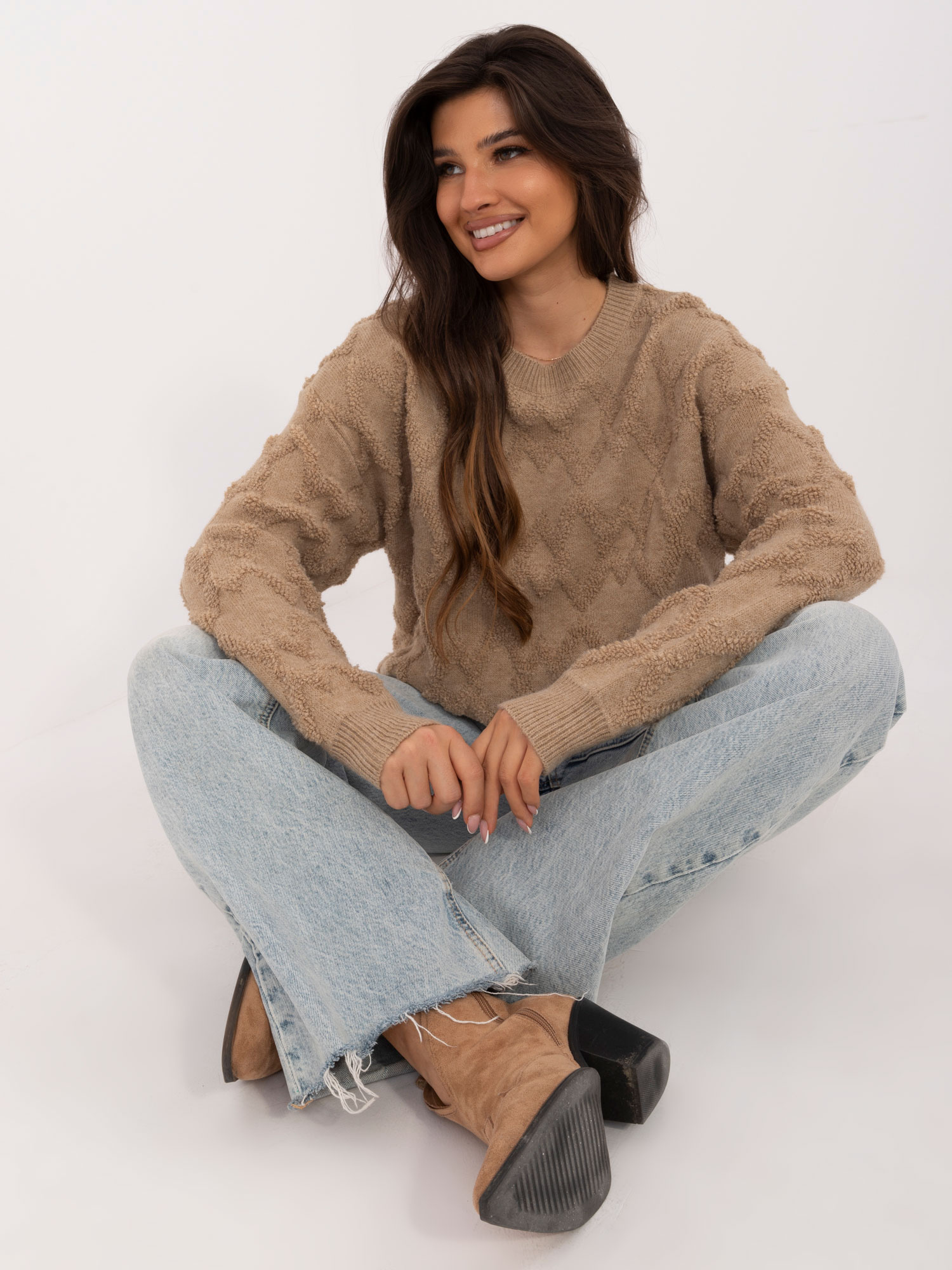 Sweter ciemny bezowy