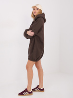 Czekoladowa krótka sukienka basic z kapturem