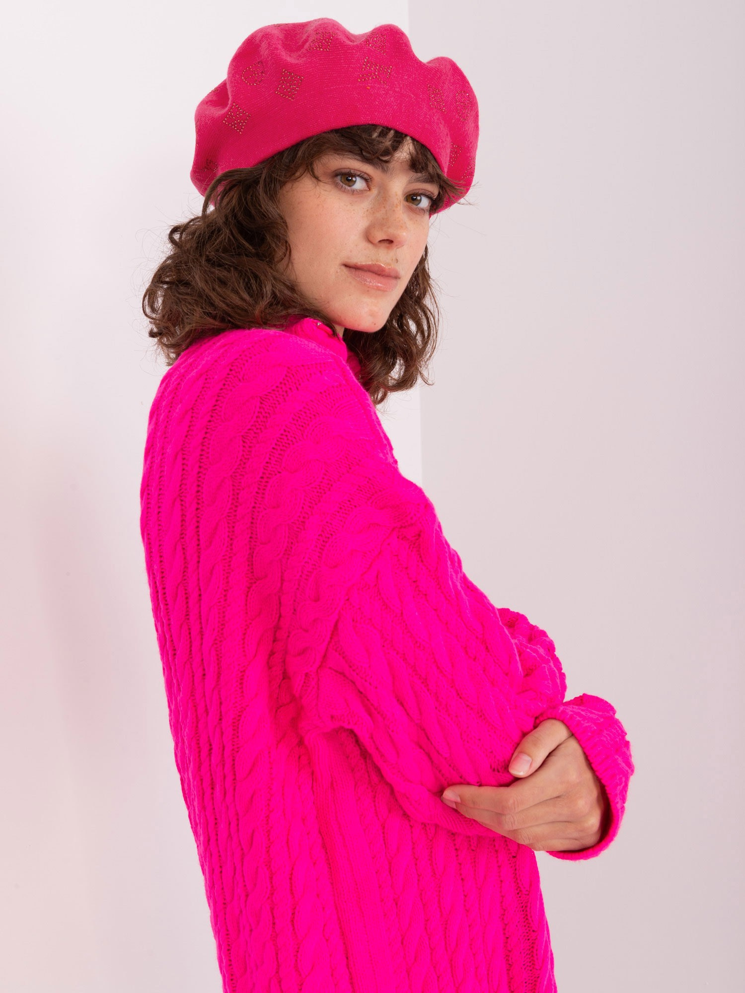 Fuksjowy beret z kaszmirem