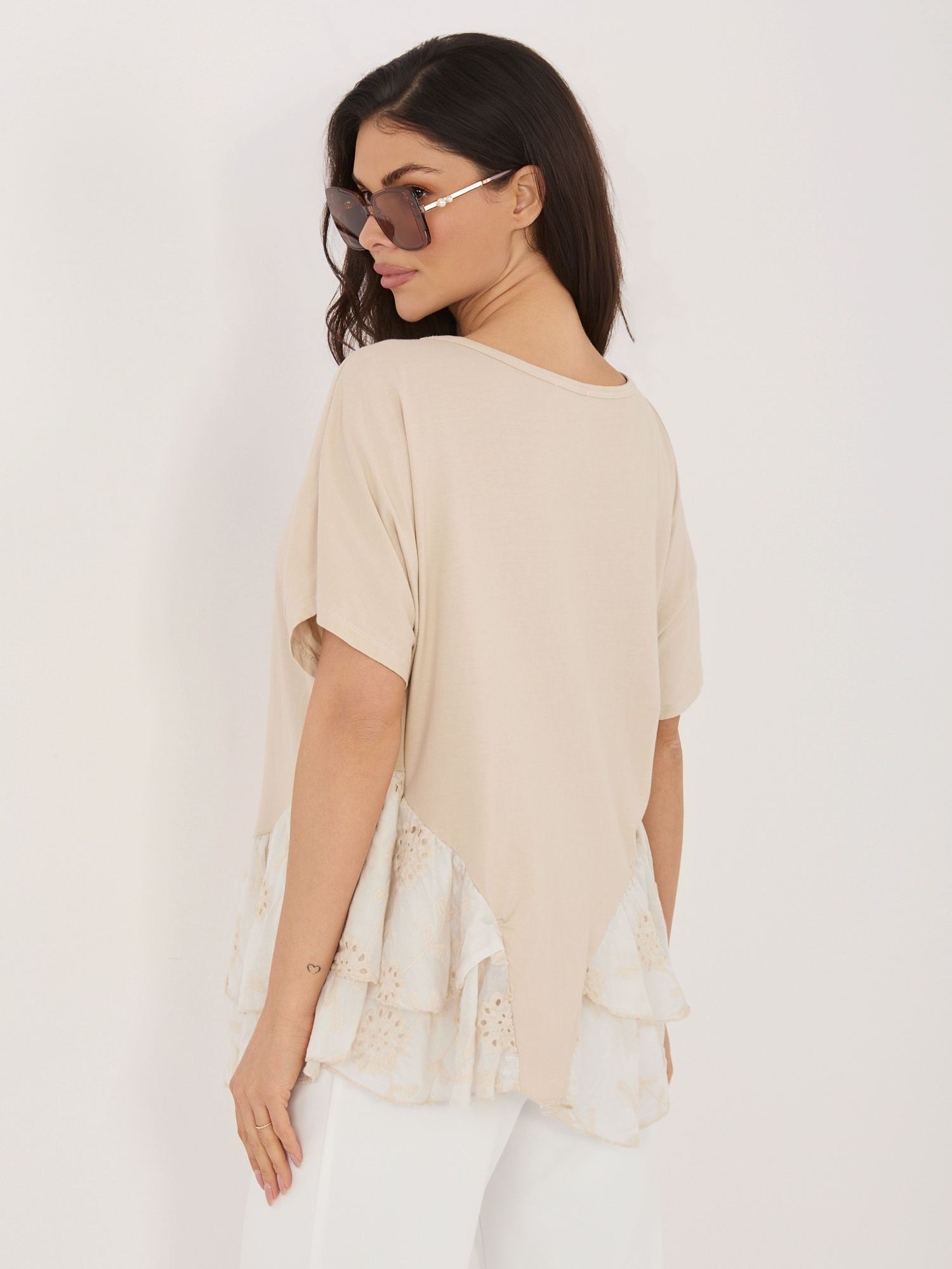 Béžová bavlněná blůza ve stylu boho.