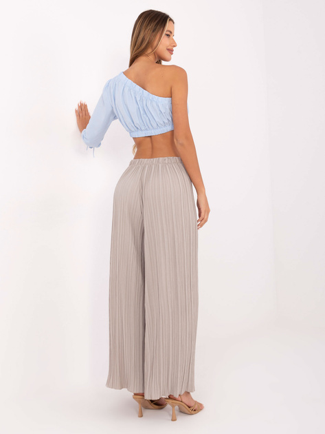 Ciemnobeżowe plisowane spodnie z szeroką nogawką