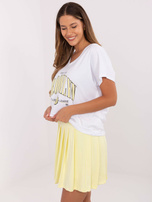 Biało-żółty komplet ze spódnicą w tenisowym stylu