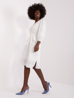 Hurtownia Ecru ażurowa sukienka z rękawem 3/4