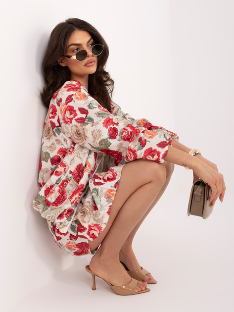 Czerwona damska kurtka typu balloon