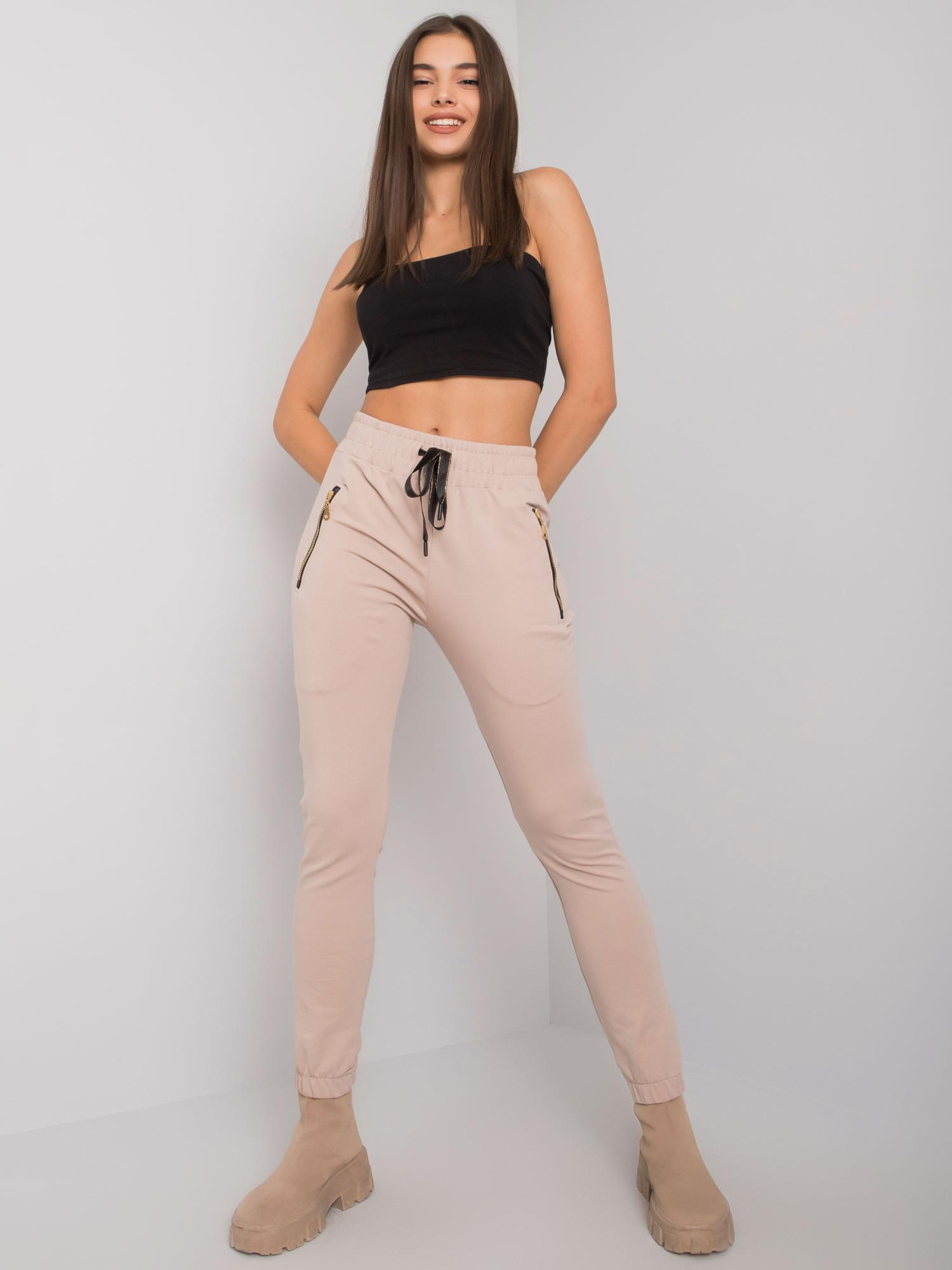 Hellebeige Jogginghose mit Taschen Shadia.