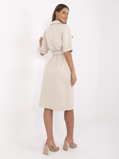 Beżowa koszulowa sukienka z paskiem
