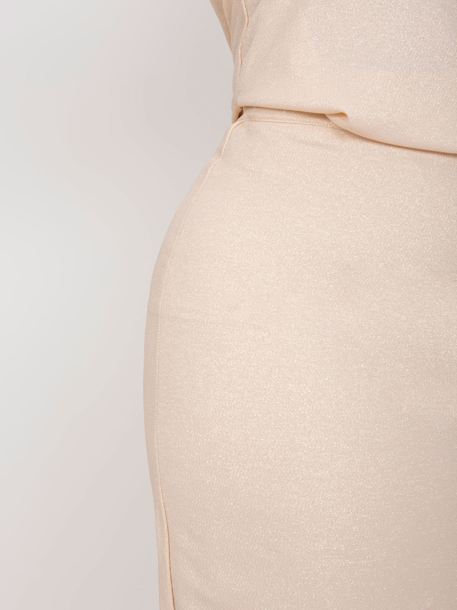 Hurt Jasnobrzoskwiniowa ołówkowa spódnica plus size