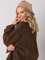 Ciemnobeżowa czapka damska z aplikacją