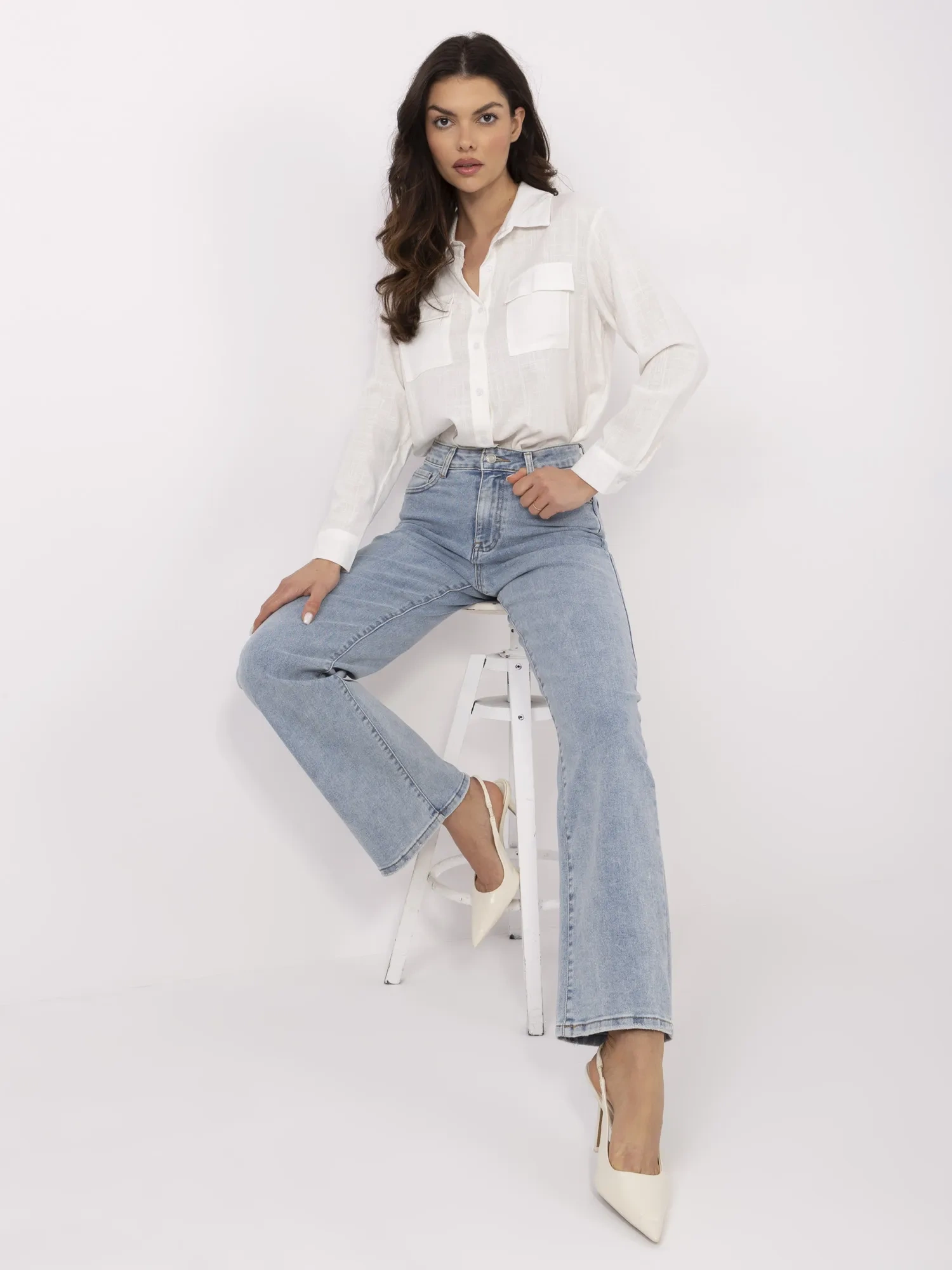 Blue long jeans with wide legs.