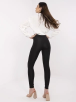Czarne damskie legginsy z łańcuszkiem