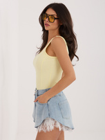 Jasnożółty top na szerokich ramiączkach RUE PARIS 