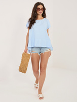 Jasnoniebieska luźna bluzka w kratkę