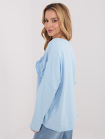 Jasnoniebieska bawełniana bluzka z dekoltem V