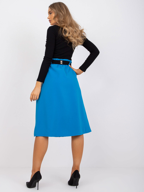 Jasnoniebieska spódnica trapezowa o długości midi