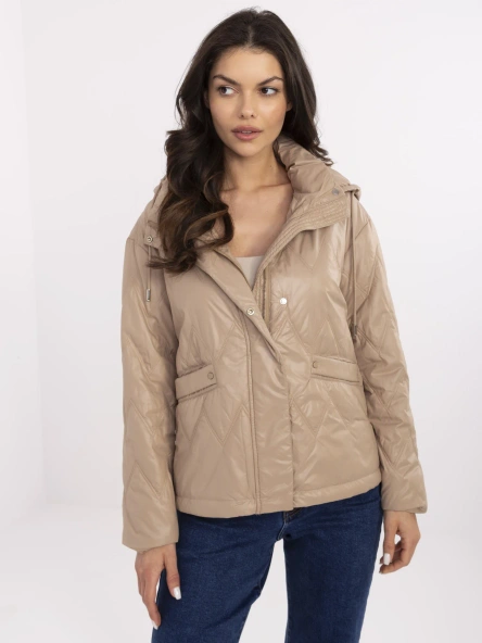 Camelowa pikowana kurtka damska z kieszeniami