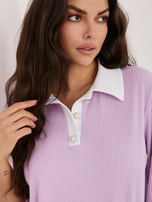 Liliowa prążkowana bluzka z rękawem 3/4